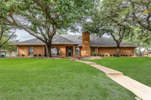 7440 Lochwood Court, Fort Worth, TX 76179