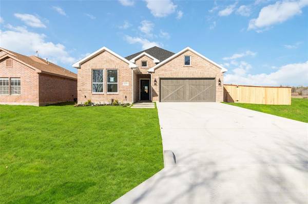 2213 Water Crest Lane, Glenn Heights, TX 75154