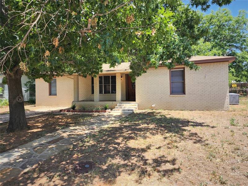 129 Ragland Street, Graham, TX 76450