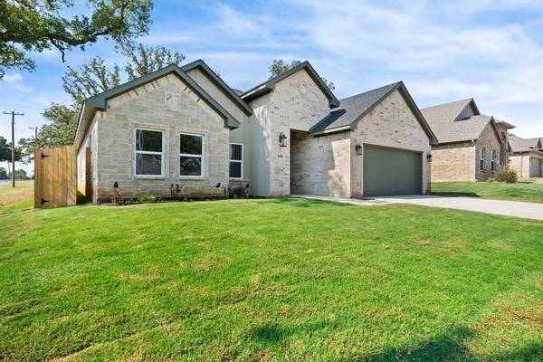 976 Ben Dr, Springtown, TX 76082