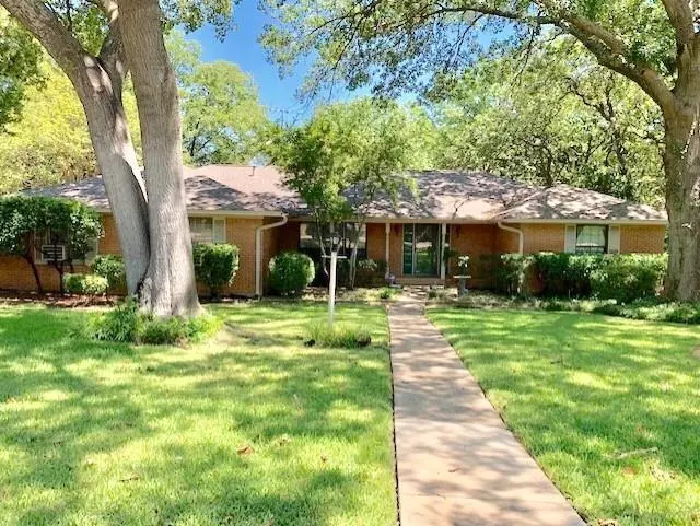 315 Azalea Drive, Grapevine, TX 76051