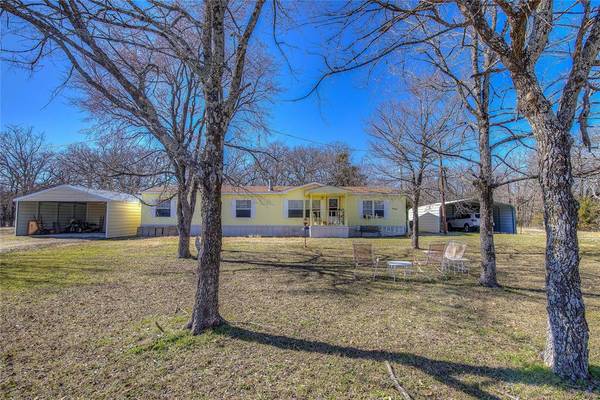 1231 County Road 3619,  Quinlan,  TX 75474