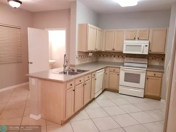 Coconut Creek, FL 33073,4770 LAGO VISTA DR  #4770