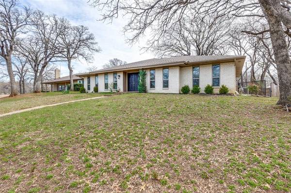 2912 Lakeshore Drive, Arlington, TX 76013