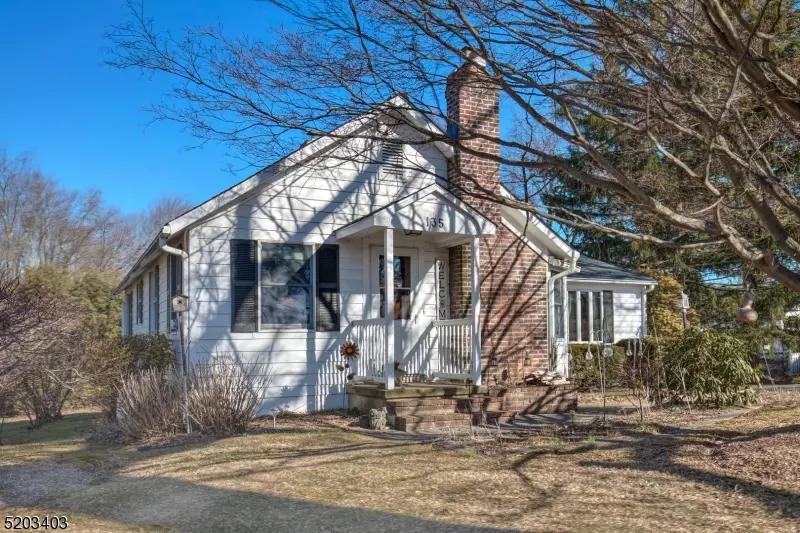 135 Fairmount Rd. W., Tewksbury Twp., NJ 07830