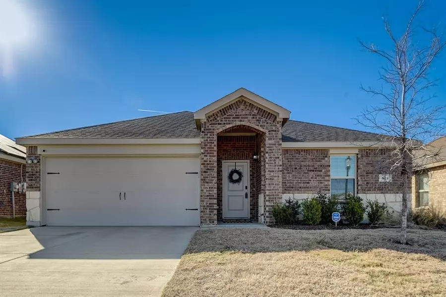 824 Fueller Drive, Aubrey, TX 76227