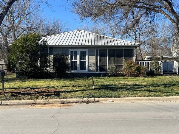 1207 W Frey Street, Stephenville, TX 76401