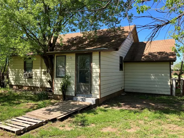 Munday, TX 76371,430 N Munday Ave