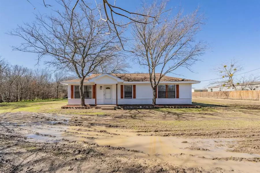 213 Russell Lane, Mansfield, TX 76063