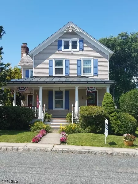 10 Center St, Califon Boro, NJ 07830