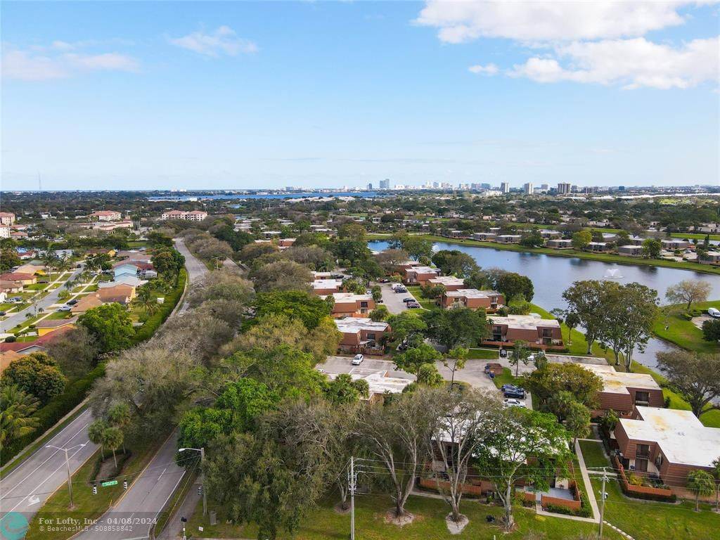 West Palm Beach, FL 33407,180 Charter Way  #0