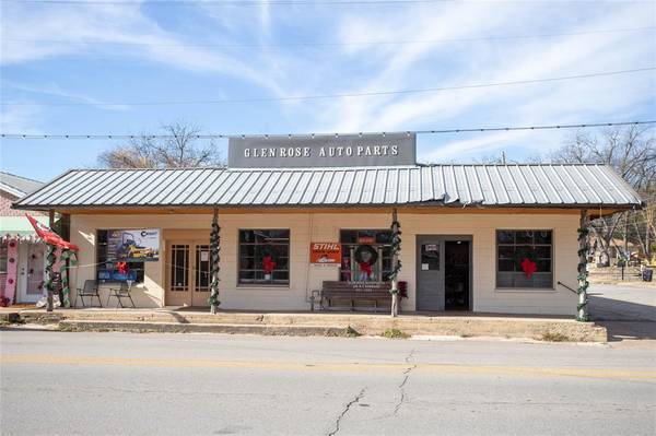 215 NE Barnard Street,  Glen Rose,  TX 76043