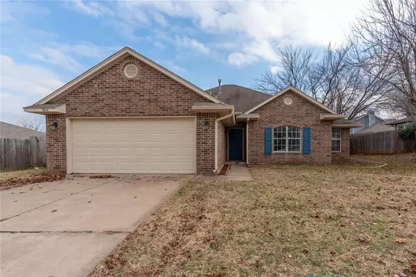 904 Valley Court, Edmond, OK 73003