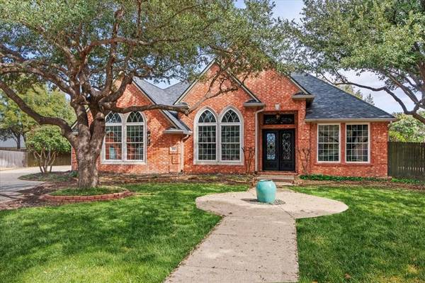 104 Clear Lake Court, Southlake, TX 76092