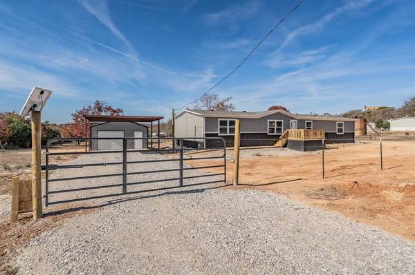 230 Jakes Lane, Poolville, TX 76487