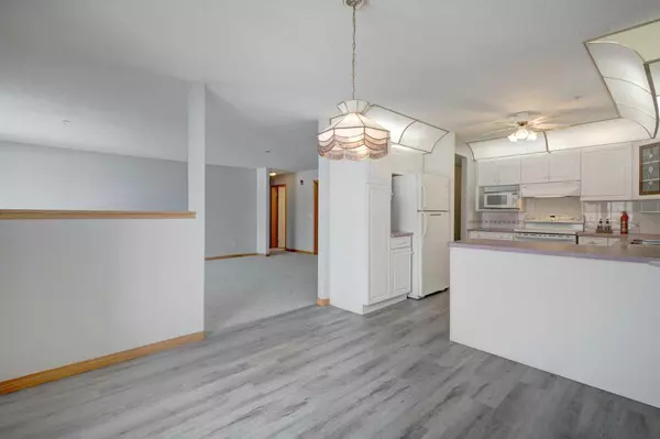 Calgary, AB T3H 3R6,6868 Sierra Morena BLVD SW #249