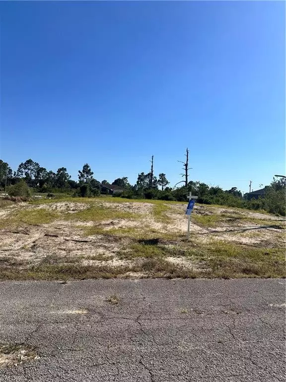 Lehigh Acres, FL 33974,648 Clancy ST E