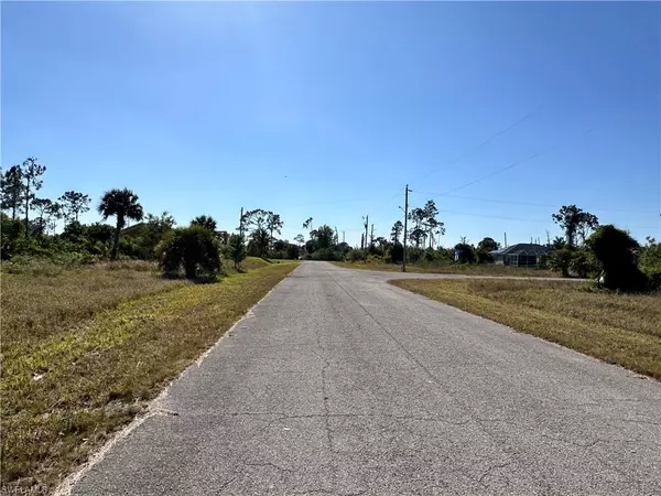 Lehigh Acres, FL 33974,648 Clancy ST E