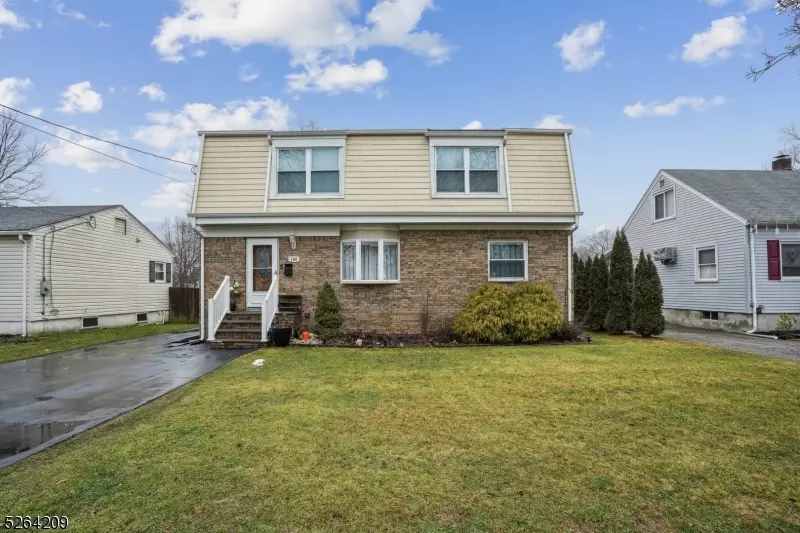 180 Pine St, Pompton Lakes Boro, NJ 07442