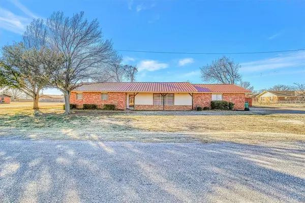 522 S Doneghy Avenue,  Grandfield,  OK 73546