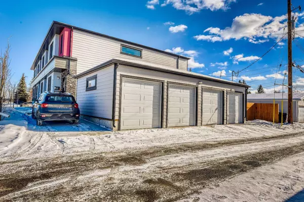 Calgary, AB T3B 2P2,8133 46 AVE NW