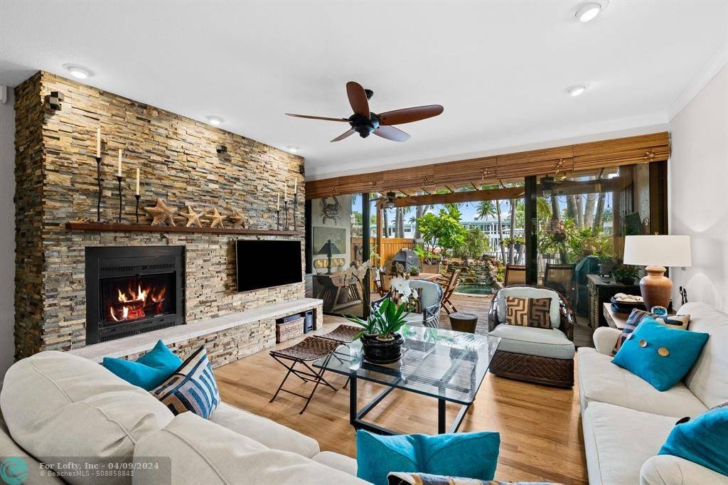 Fort Lauderdale, FL 33301,424 Hendricks Isle #4