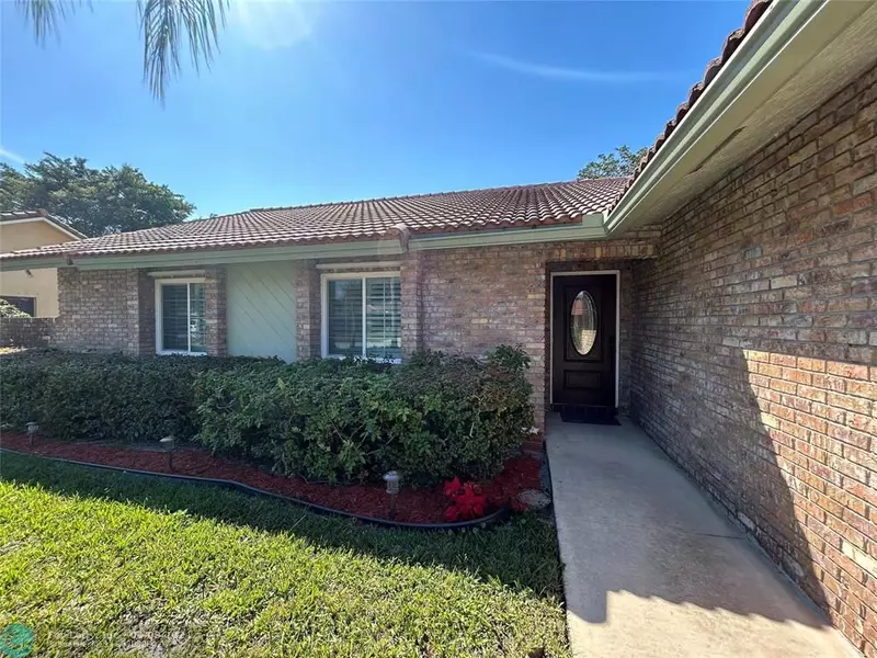 2498 NW 88th Ter, Coral Springs, FL 33065