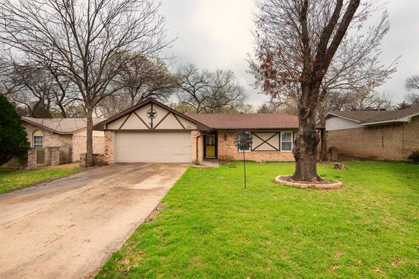 370 Lakeview Circle, Duncanville, TX 75137