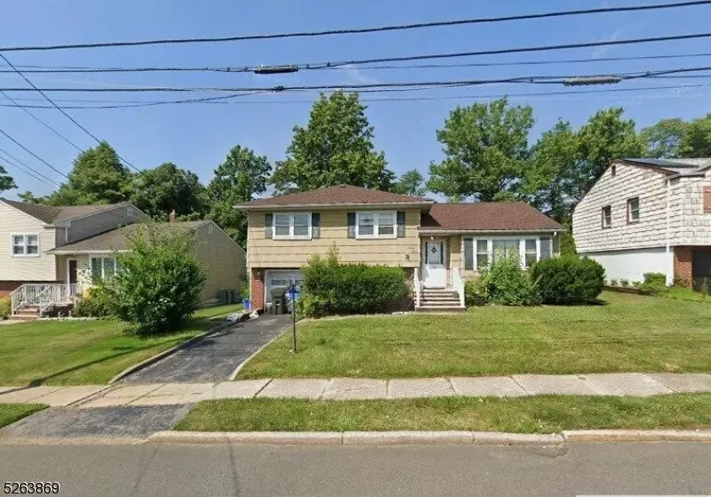 27 Fleetwood Rd, Woodbridge Twp., NJ 07095