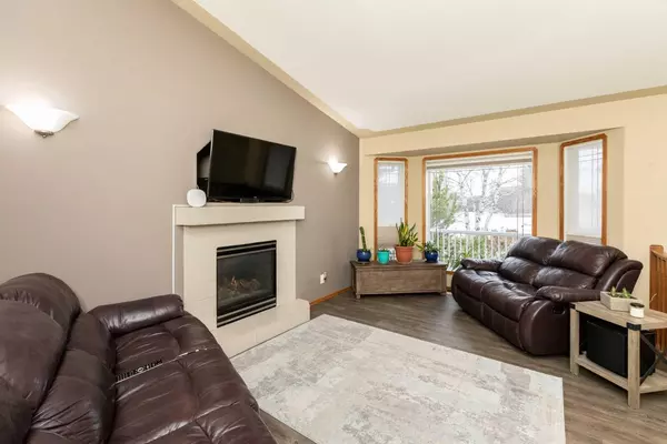 Red Deer, AB T4R 2W8,35 Lampard CRES