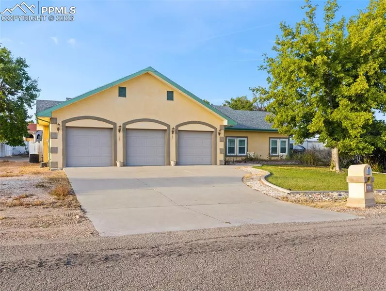 212 Mangrum DR, Pueblo West, CO 81007