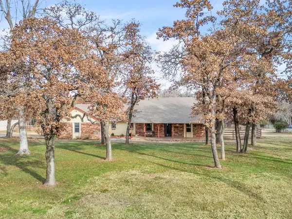 Edmond, OK 73034,6204 Blackberry Road