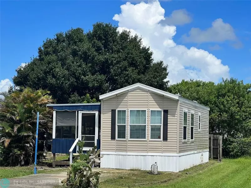 309 Holiday Blvd, Clewiston, FL 33440