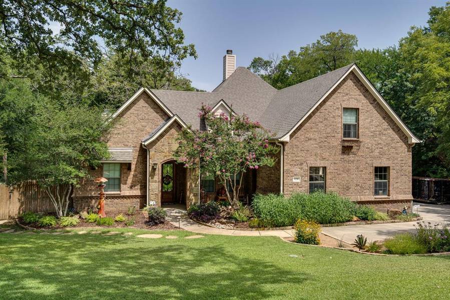 636 N Dove Road, Grapevine, TX 76051