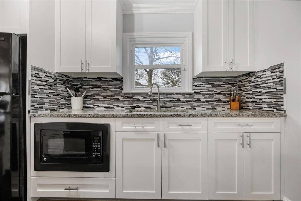 2529 Fenwick Drive, Dallas, TX 75228