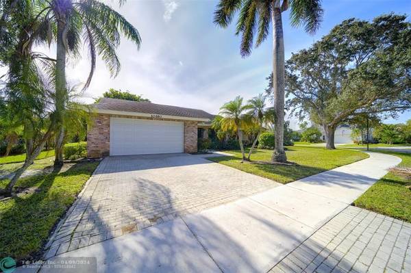 10460 SW 16th Pl,  Davie,  FL 33324