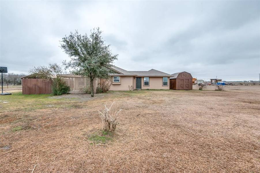 2171 Country Acres Road, Venus, TX 76084