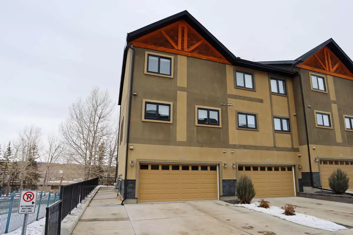 Calgary, AB T3B 6C4,411 Valley Ridge MNR NW