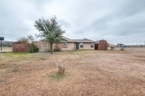 2171 Country Acres Road,  Venus,  TX 76084