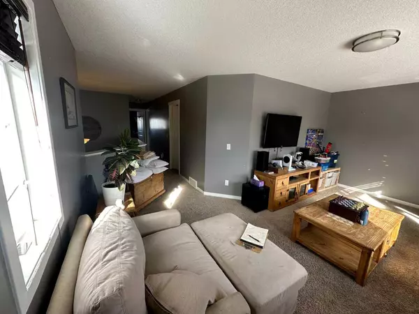 Cochrane, AB T4C 0R6,192 Fireside Place