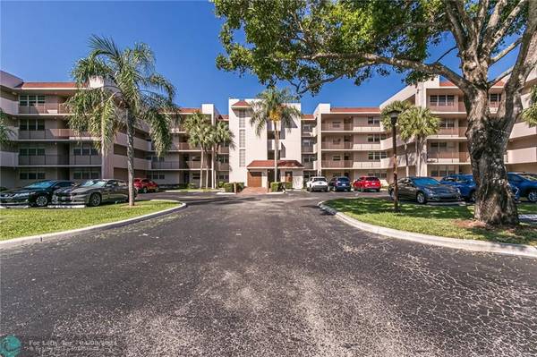 1911 Sabal Palm Dr  #106, Davie, FL 33324