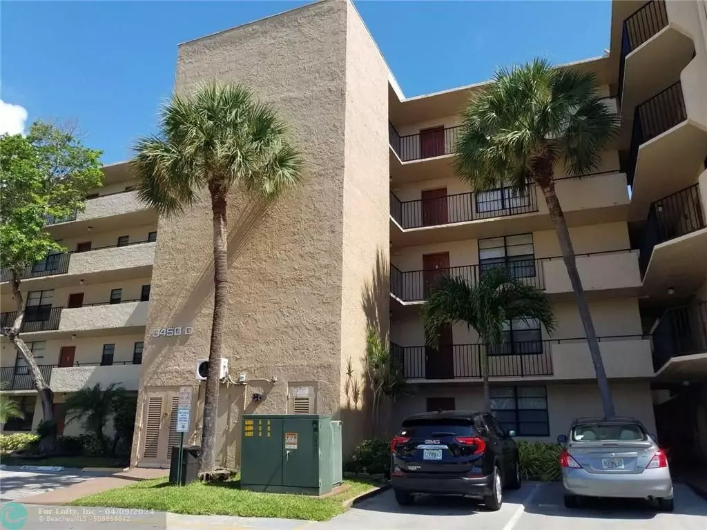 Pompano Beach, FL 33064,3450 Blue Lake  #407