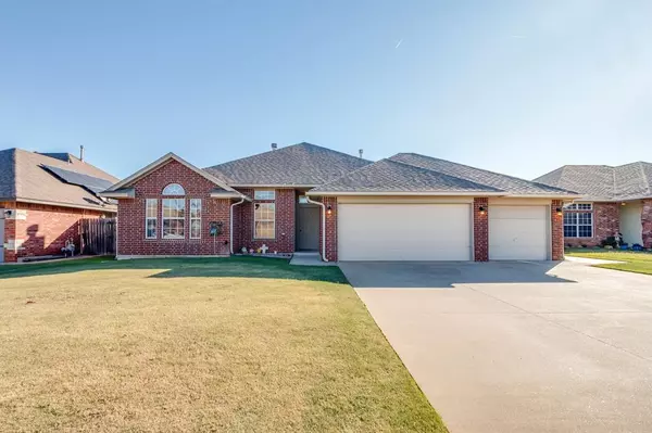 708 N Pheasant Way, Mustang, OK 73064