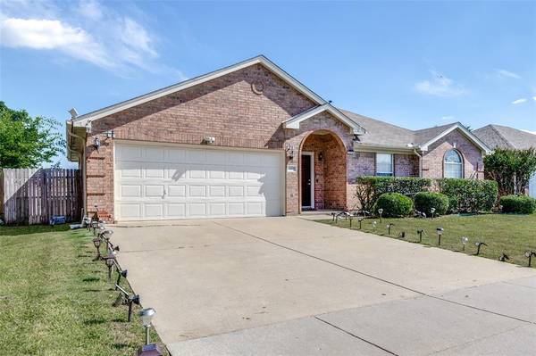 1905 Saint Nevis Drive, Mansfield, TX 76063