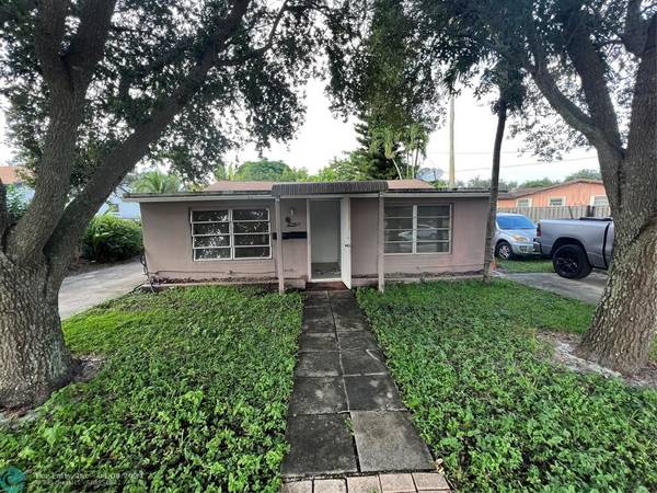 5827 Fillmore St,  Hollywood,  FL 33021