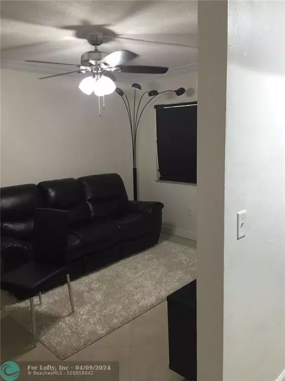 Hialeah, FL 33012,1225 W 30th St  #6