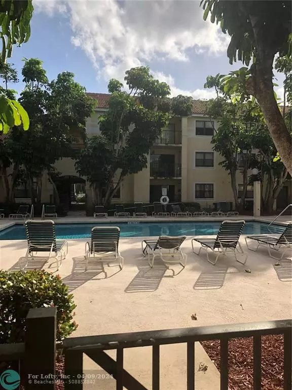 560 S Park Rd  #15-7, Hollywood, FL 33021