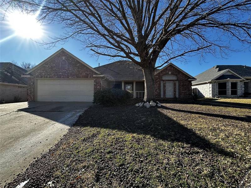 6013 Bent Creek Drive, Haltom City, TX 76137