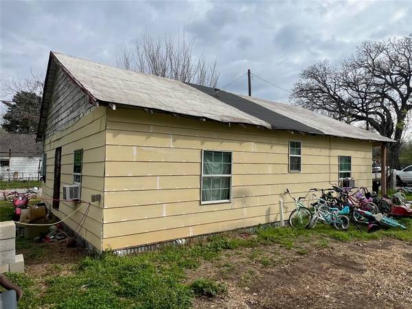 Gainesville, TX 76240,831 Lawrence Street