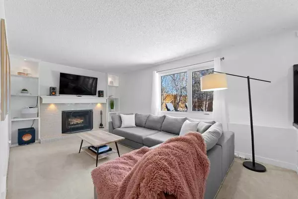 Calgary, AB T2W 3J3,3443 Cedarille DR SW